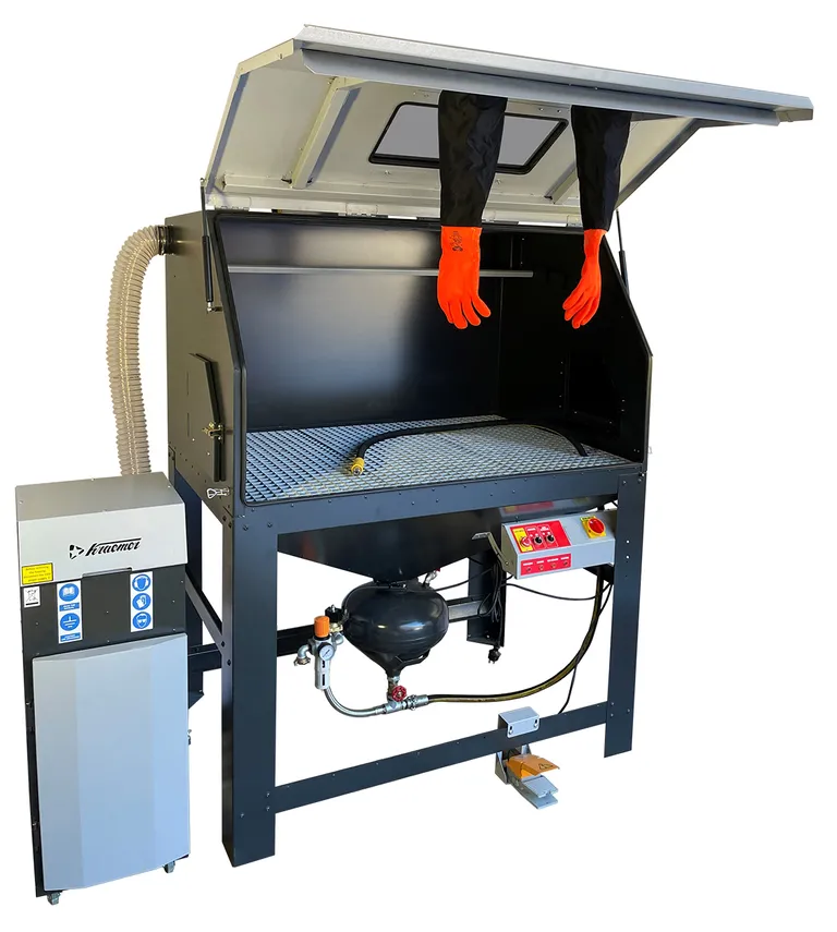 Sandblåsekabinett med trykklokke, 1500 l.