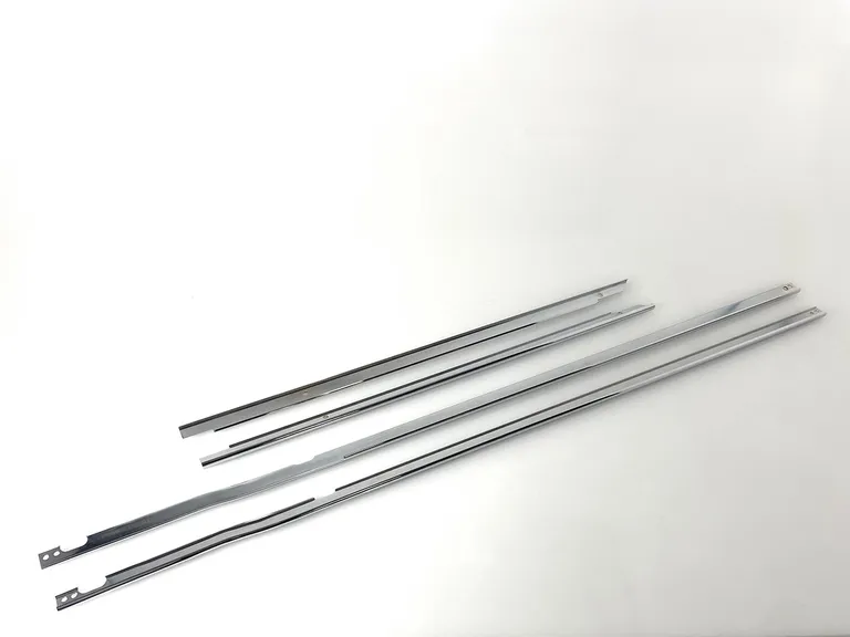 BMW E10 2002 DØRPANEL ØVRE TRIM 4 STK