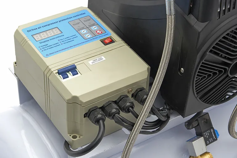 Stillegående kompressor, 5,5hk/150 l. 1-fas