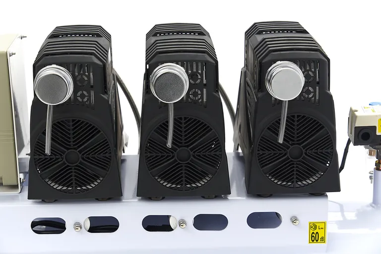 Stillegående kompressor, 3 hk./70 l. 