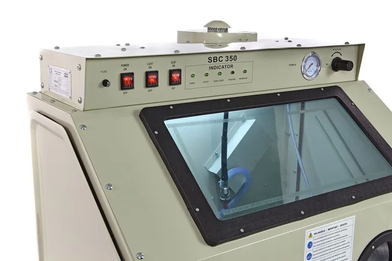 Sandblåsekabinett med avsug, 350 l.