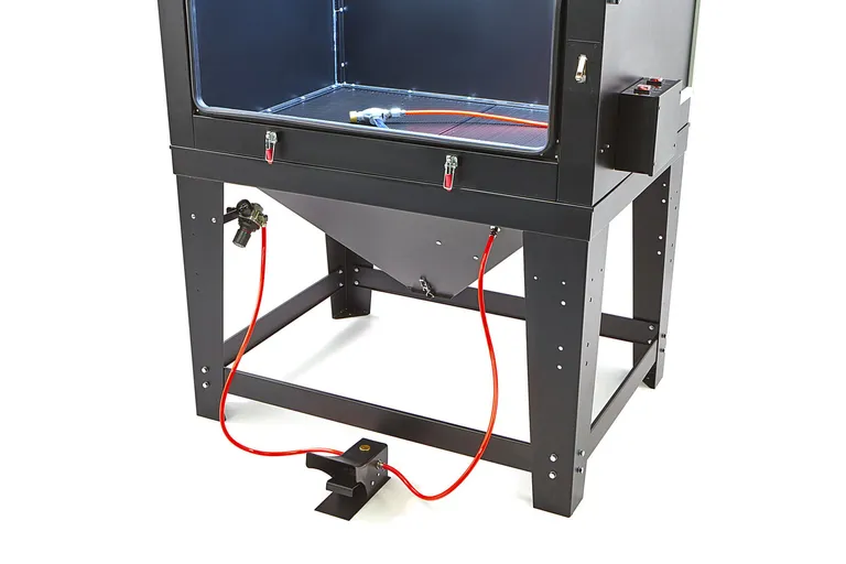 Sandblåsekabinett med avsug, 990 l. sort