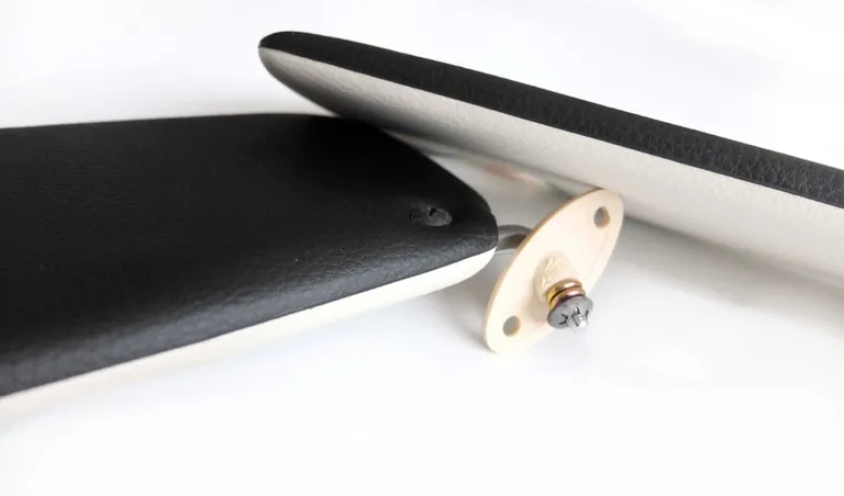 BMW E10 (2002) SUNVISOR CREAM & SVART