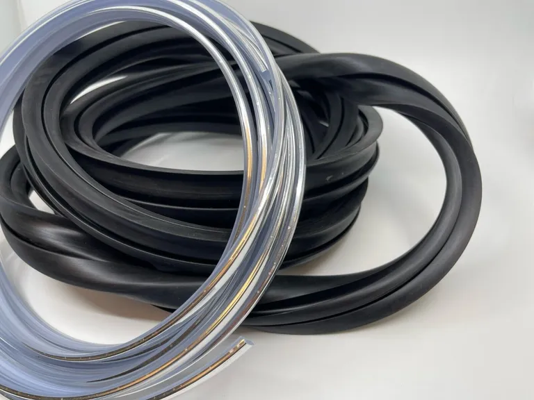 BMW E30 GUMMI FRONT VINDRUTETENING MED KROM VINDRUTE LØPT KUPPE OG SEDAN